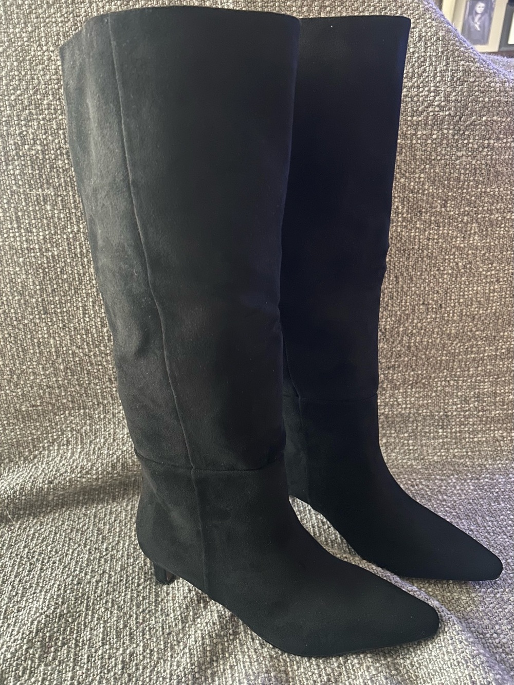 Women's Cellenz Black Brand New in Box Pull On Micro Fiber Sueded Boots NICE!